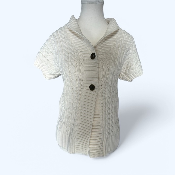 Maddison cable knit two button closure sleeveless sweater, ecru, sz M - Picture 6 of 14